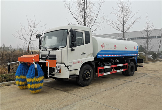 東風天錦高速護欄清洗車（10噸水）