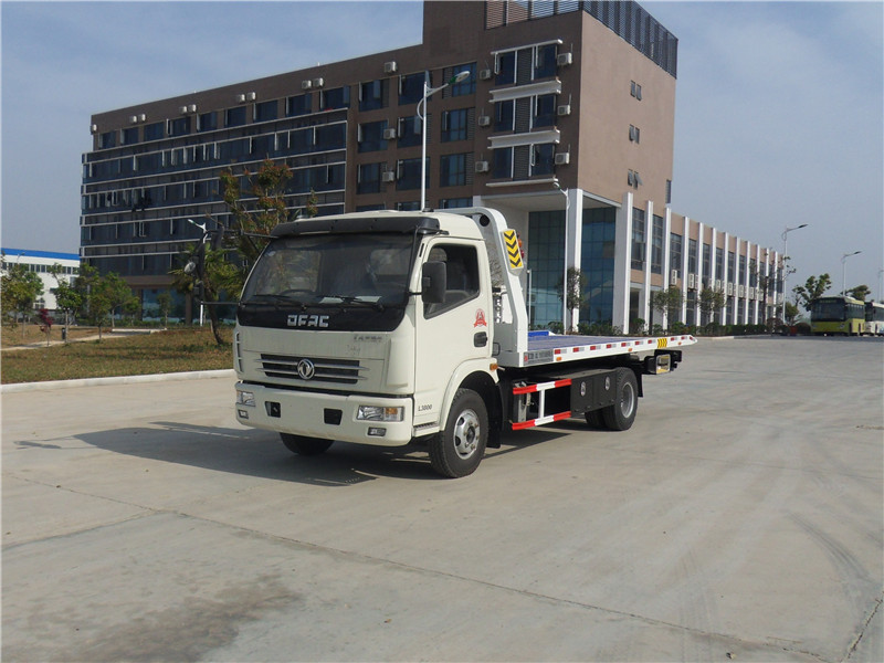 東風(fēng)多利卡清障車(chē)